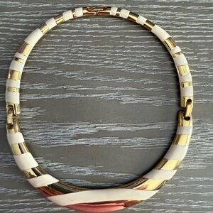 Elegant Gold and Cream Necklace